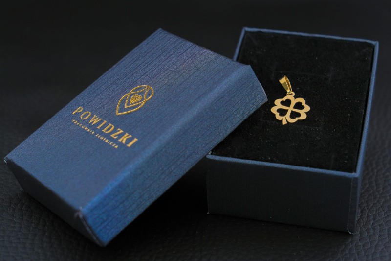 Złota koniczynka wisiorek.jpg