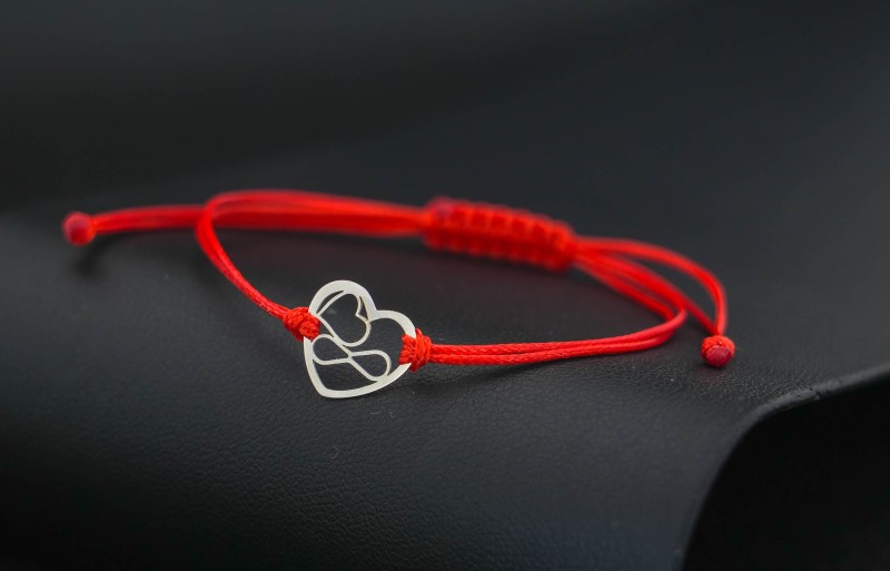 talizman-milosci-czerwona-nitka-znak-nieskonczonosci.jpg