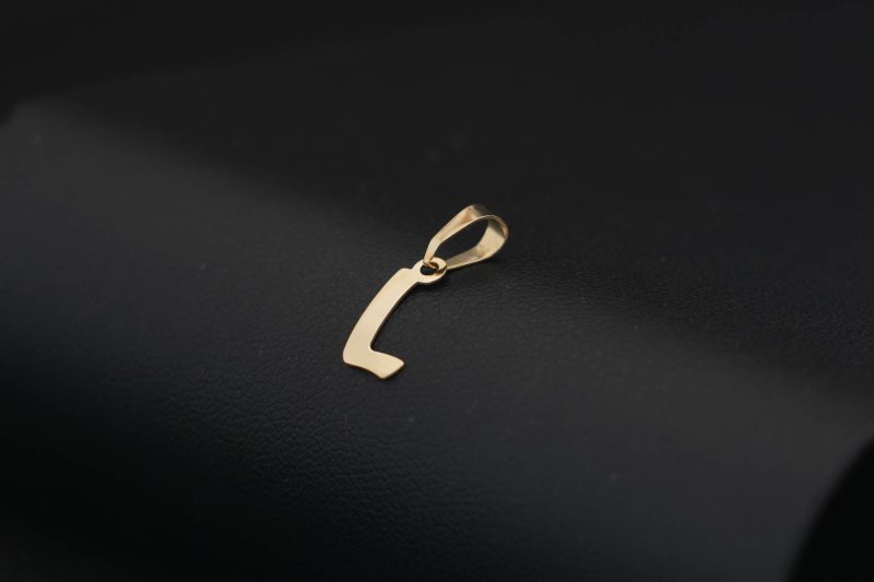 wisiorek-inicjal-l-zloto-14k-0-3g.jpg