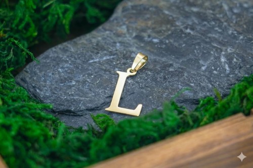 Złota Literka L