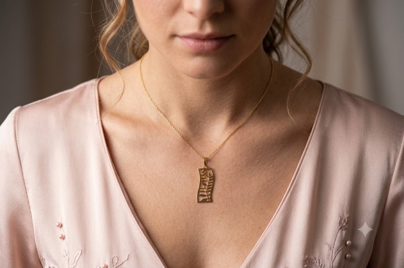 delikatny-wisiorek-zloty-galazka-listki-0-35g.jpg