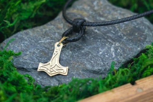 Naszyjnik Zawieszka Złoty Młot Thora Mjolnir