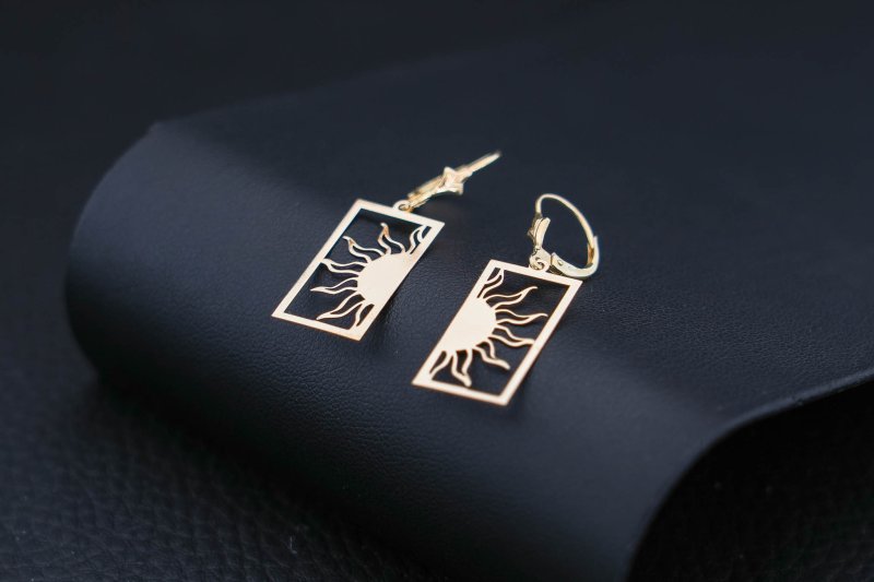 eleganckie-kolczyki-zloto-14k-slonce-w-ramce-gold-shop.jpg