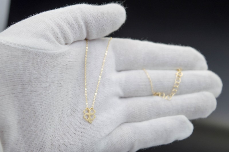 naszyjnik koniczynka złoty.jpg