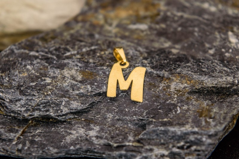 zawieszka litera alfabetu.jpg