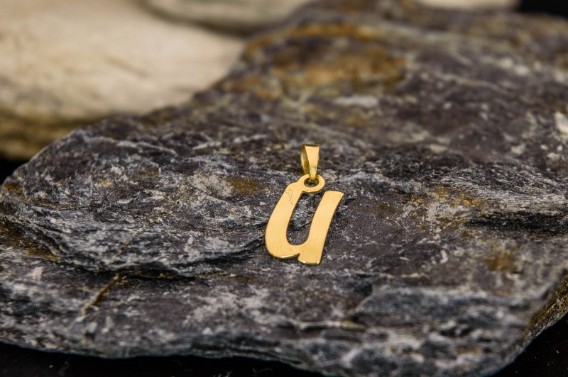 złota zawieszka U.jpg