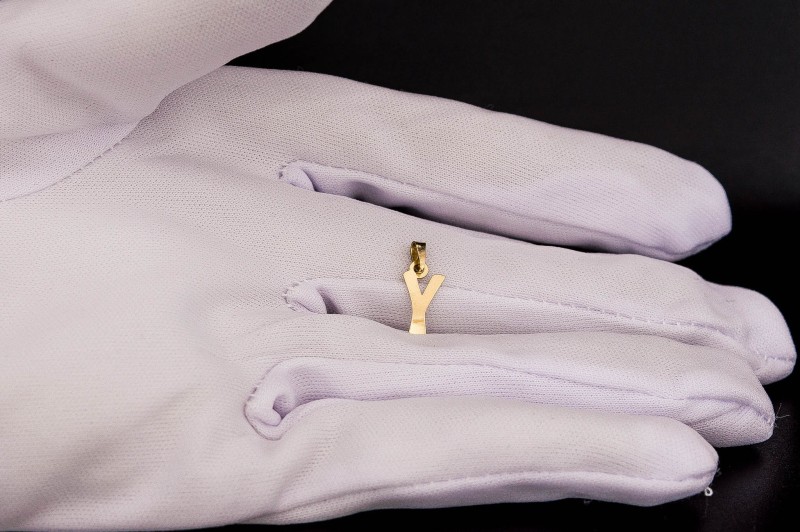 złota zawieszka Y.jpg