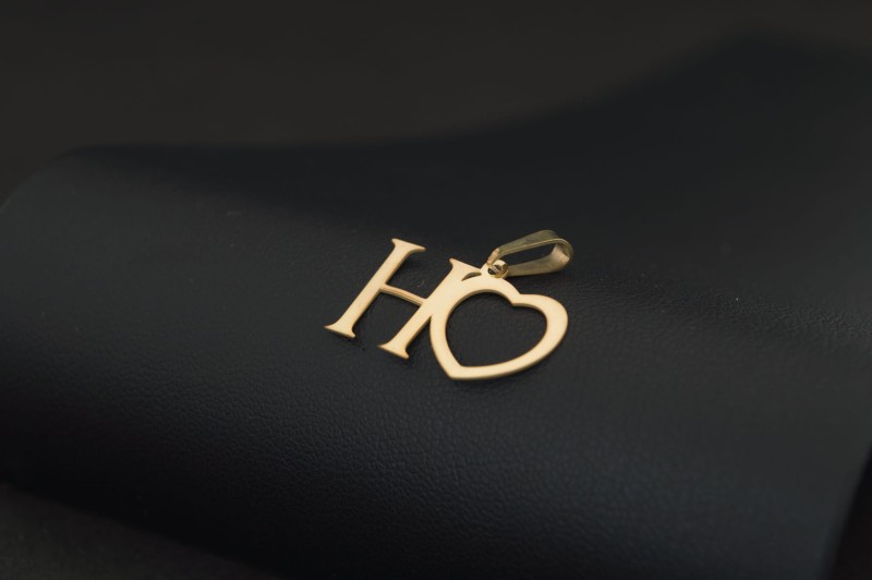 zawieszka litera H.jpg