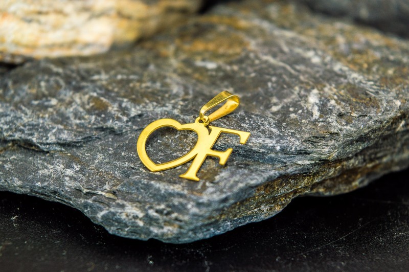 złota zawieszka z sercem.jpg