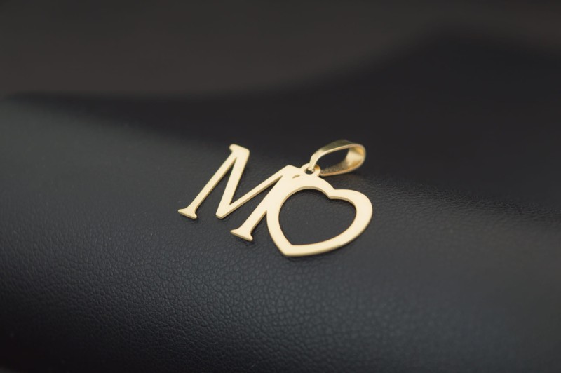 literka złota zawieszka.jpg