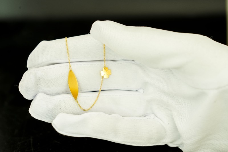 złota bransoletka z koniczyną.jpg