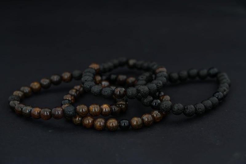 Rodzaje kamieni do bransoletki agat bronzyt lawa.jpg