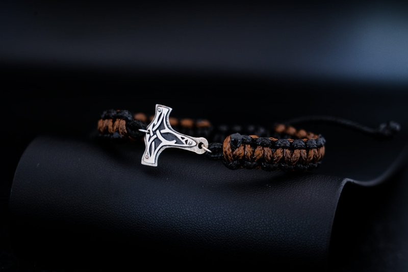męska bransoletka młot thora mjolnir.jpg