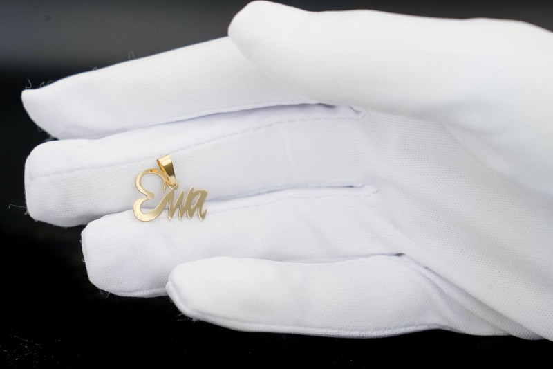 Złota zawieszka wisior wykonany ze złota z imieniem Ewa.jpg