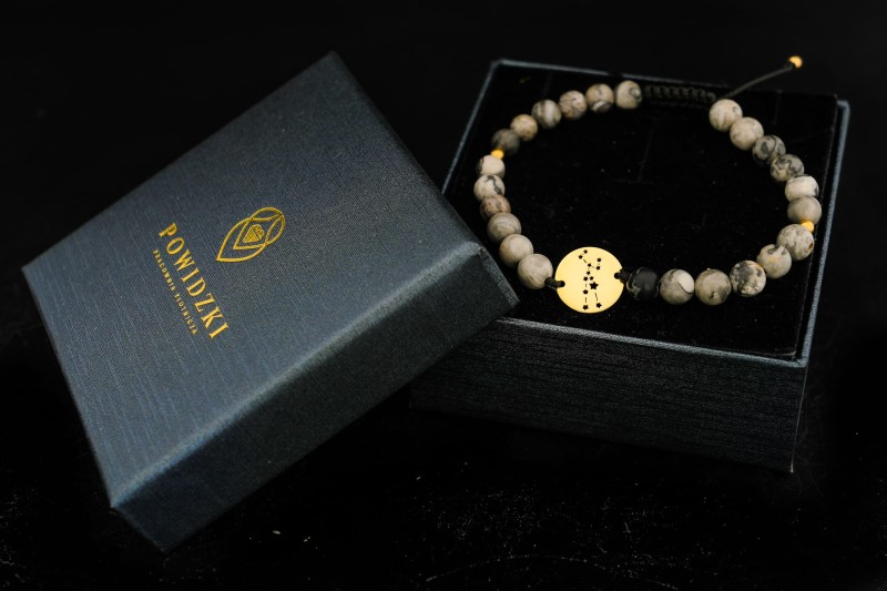 Bransoletka z naturalnymi kamieniami byk.jpg