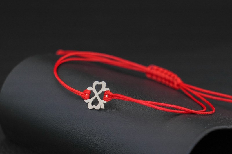 Koniczynka czterolistna na rękę srebro.jpg