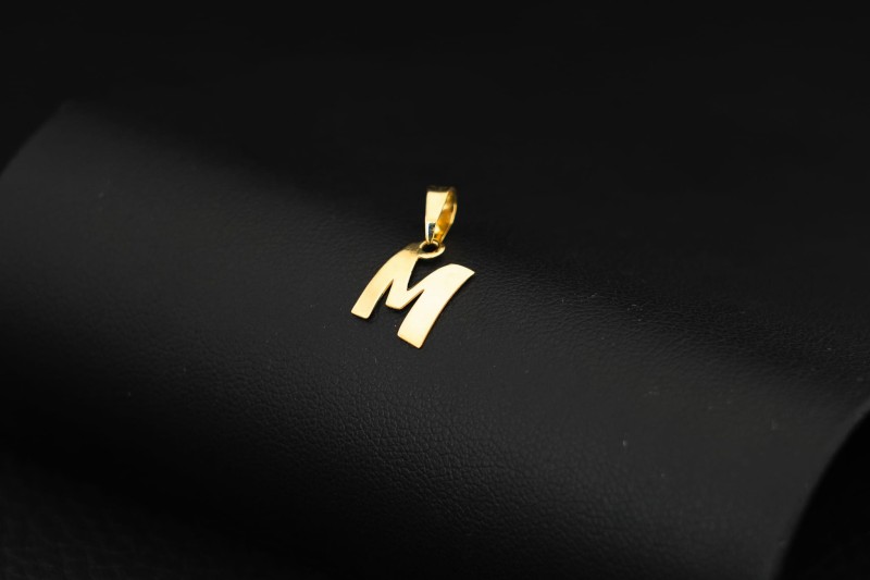 Litera M przywieszka ze złota.jpg
