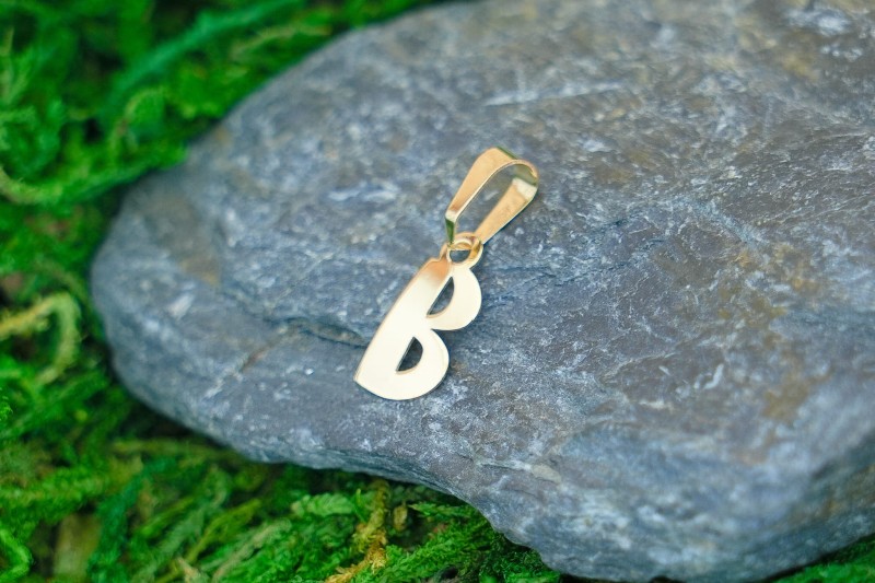 Litera B alfabet ze złota.jpg